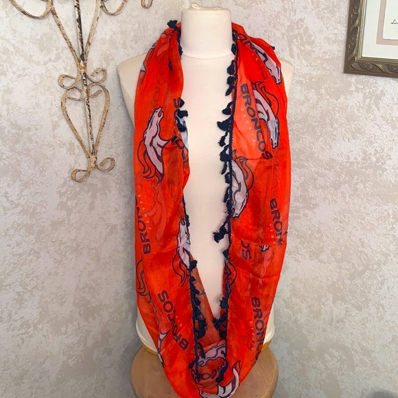 ⭐️NWT🏈NFL Denver BRONCOS Infinity Scarf with Fringe🐴 - Picture 3 of 7